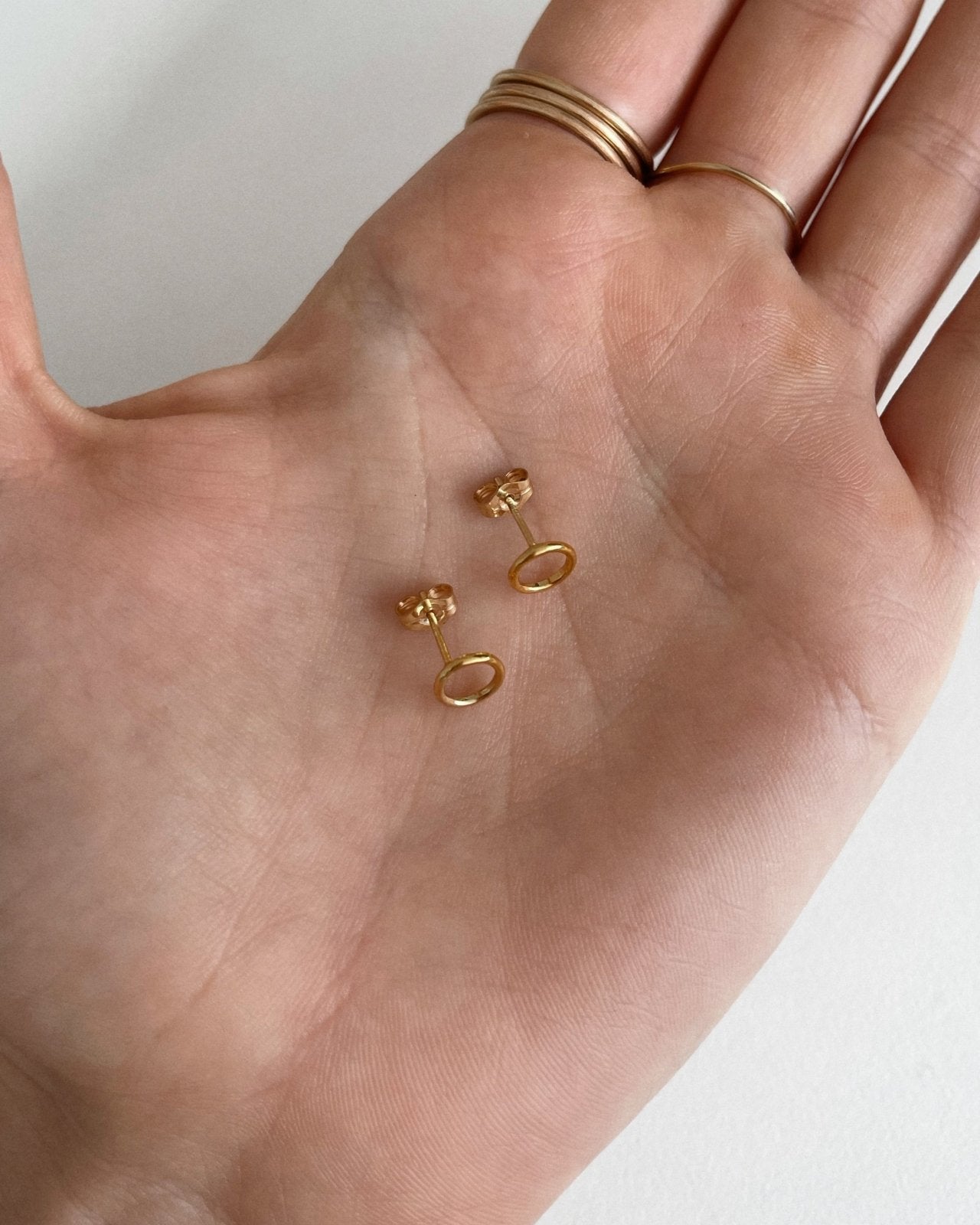 Circle Stud Earrings - Everyday Earrings - 14k Rose Gold-Filled | The Littl Australia