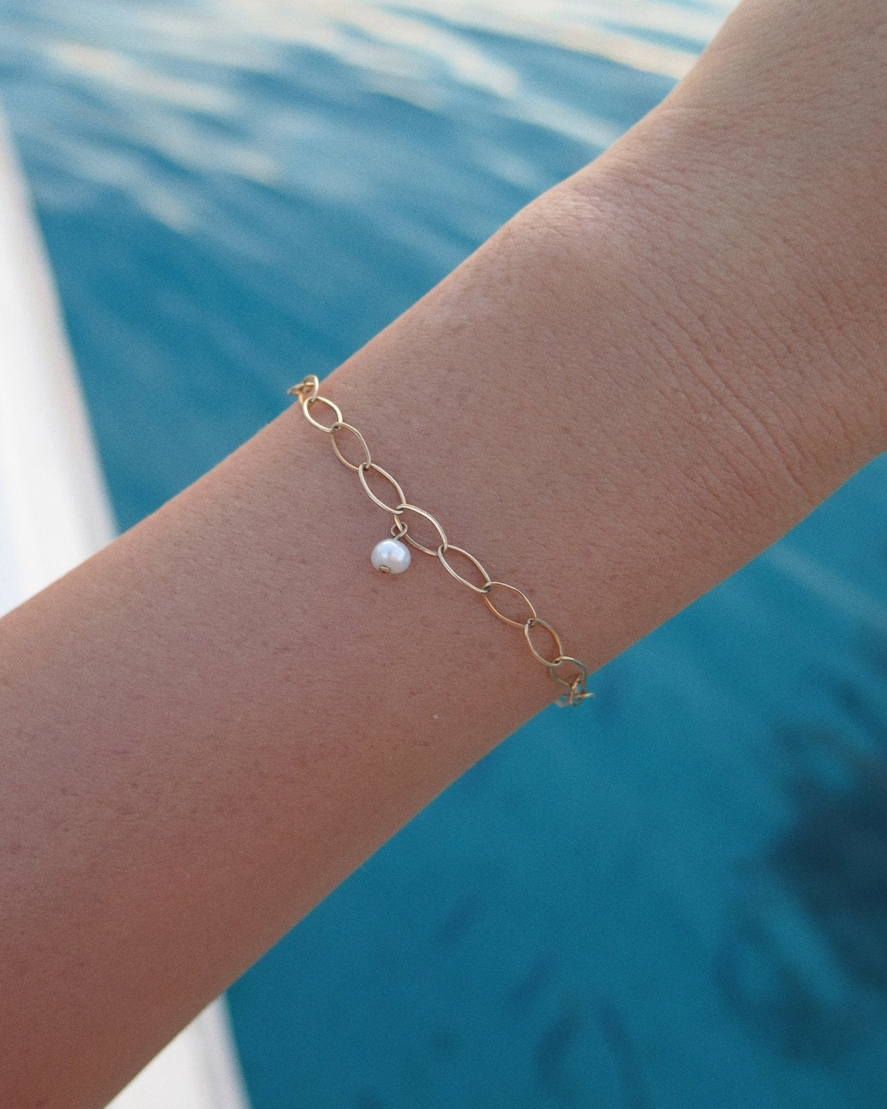 FRESHWATER PEARL OVAL CHAIN BRACELET- 14k Yellow Gold - The Littl - 16cm -