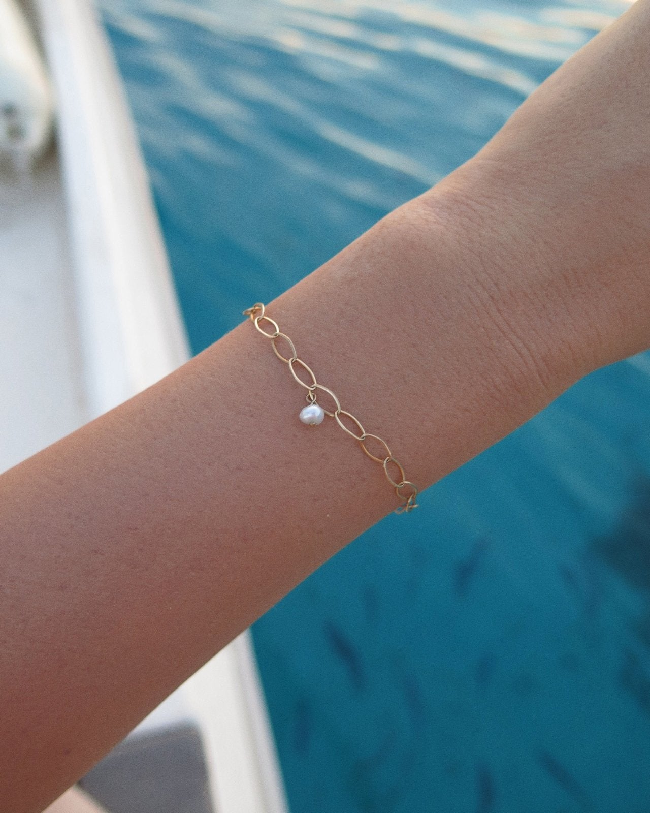 FRESHWATER PEARL OVAL CHAIN BRACELET- 14k Yellow Gold - The Littl - 16cm -